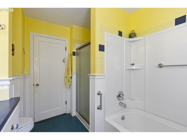 9009 Sw 36TH Ave, Portland, OR 97219
