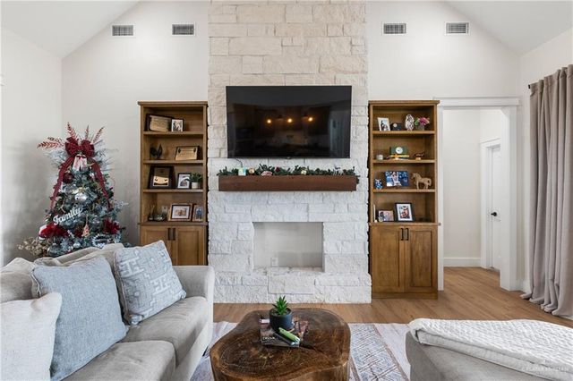 23588 Beefmaster Road, Monte Alto, TX 78538