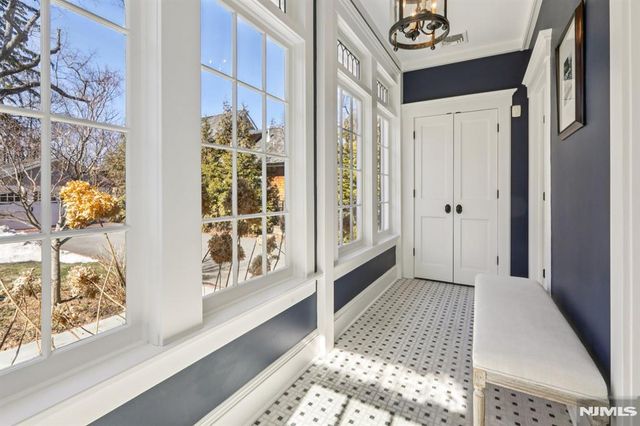 80 Crest Road, Ridgewood, NJ 07450