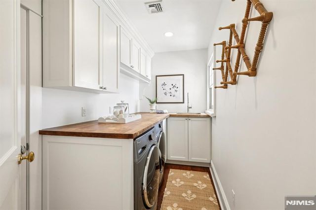 80 Crest Road, Ridgewood, NJ 07450