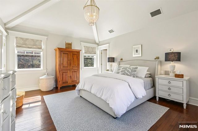 80 Crest Road, Ridgewood, NJ 07450