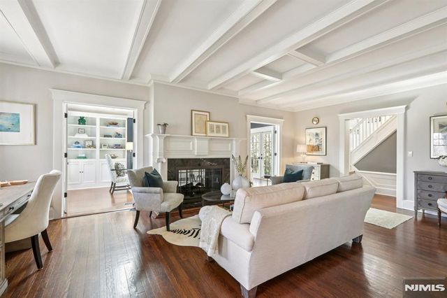 80 Crest Road, Ridgewood, NJ 07450