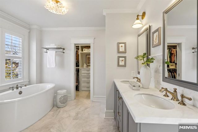 80 Crest Road, Ridgewood, NJ 07450