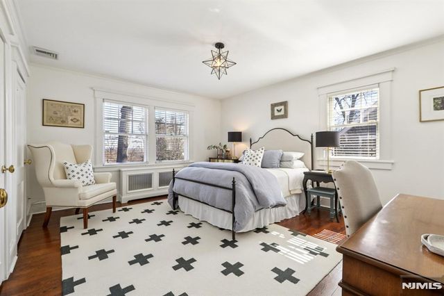 80 Crest Road, Ridgewood, NJ 07450