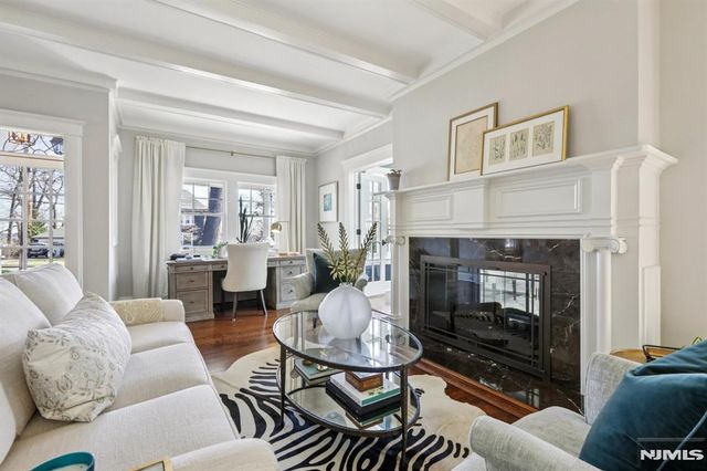 80 Crest Road, Ridgewood, NJ 07450