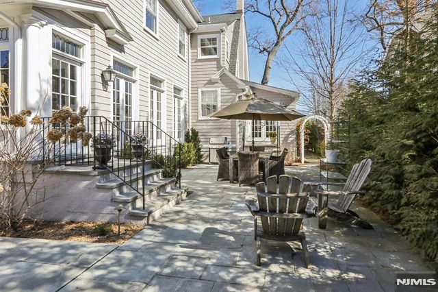 80 Crest Road, Ridgewood, NJ 07450