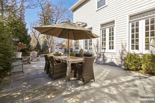 80 Crest Road, Ridgewood, NJ 07450