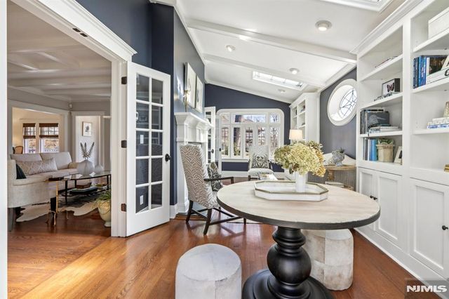 80 Crest Road, Ridgewood, NJ 07450