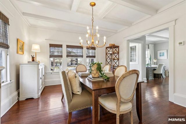 80 Crest Road, Ridgewood, NJ 07450