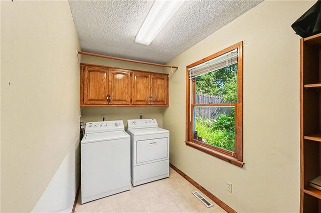 5710 N Spruce Avenue, Kansas City, MO 64119