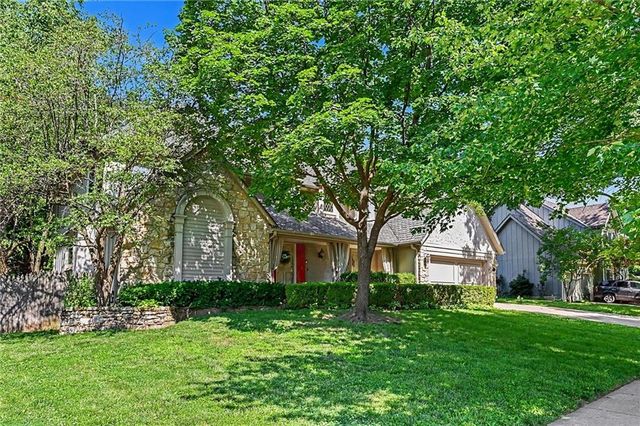 5710 N Spruce Avenue, Kansas City, MO 64119