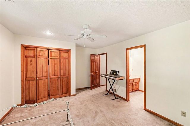 5710 N Spruce Avenue, Kansas City, MO 64119