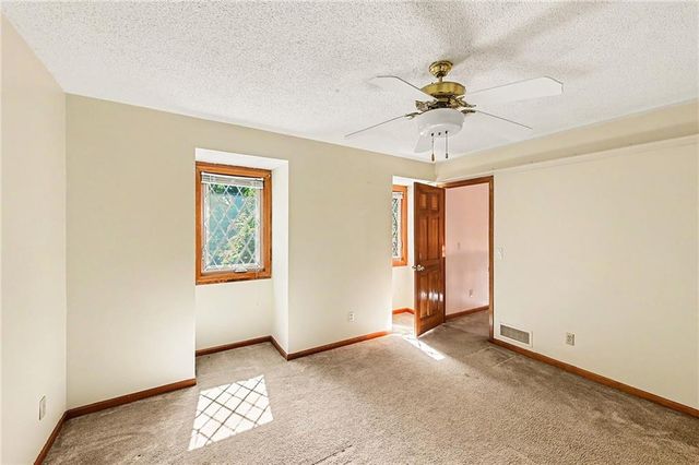 5710 N Spruce Avenue, Kansas City, MO 64119