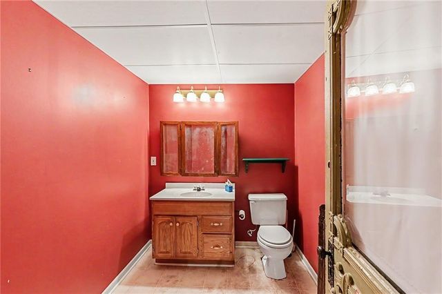 5710 N Spruce Avenue, Kansas City, MO 64119