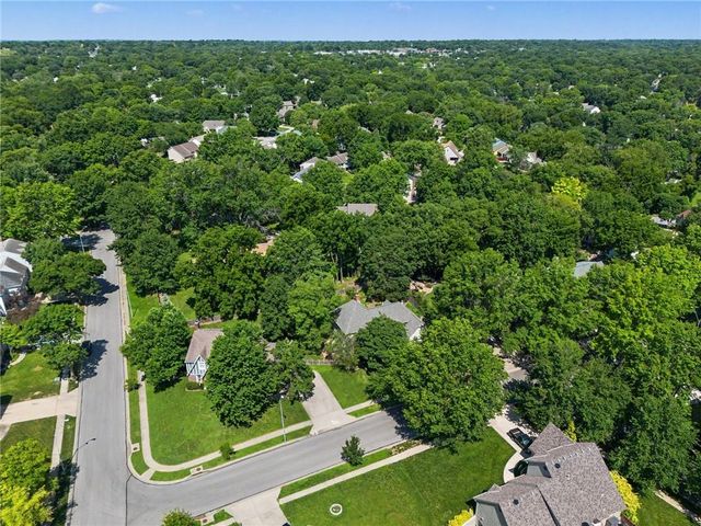 5710 N Spruce Avenue, Kansas City, MO 64119