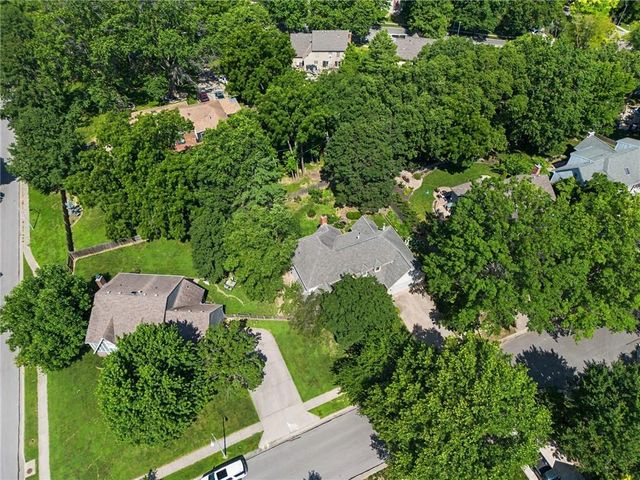 5710 N Spruce Avenue, Kansas City, MO 64119