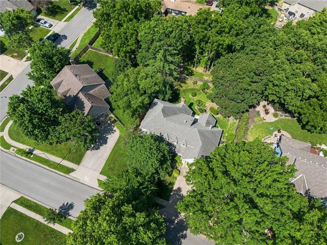 5710 N Spruce Avenue, Kansas City, MO 64119