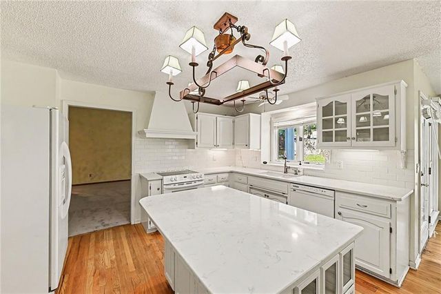 5710 N Spruce Avenue, Kansas City, MO 64119
