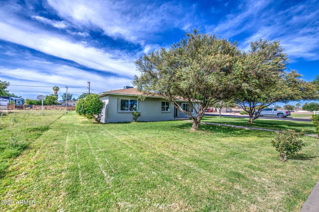 512 E NARRAMORE Avenue, Buckeye, AZ 85326 — photo 3