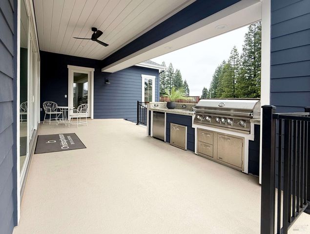 1902 Carlile Pl, Santa Rosa, CA 95403