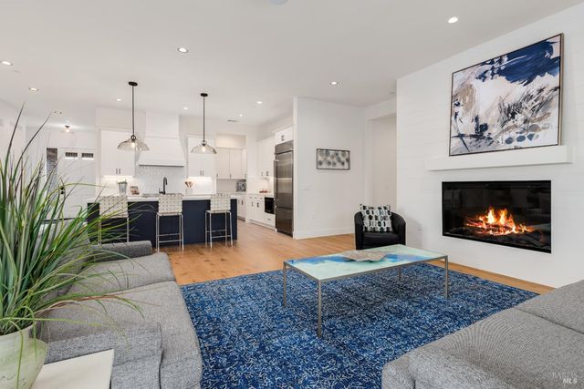 1902 Carlile Pl, Santa Rosa, CA 95403