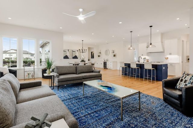 1902 Carlile Pl, Santa Rosa, CA 95403