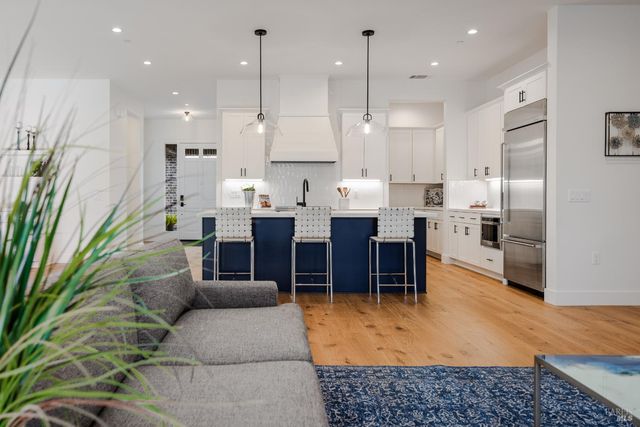 1902 Carlile Pl, Santa Rosa, CA 95403