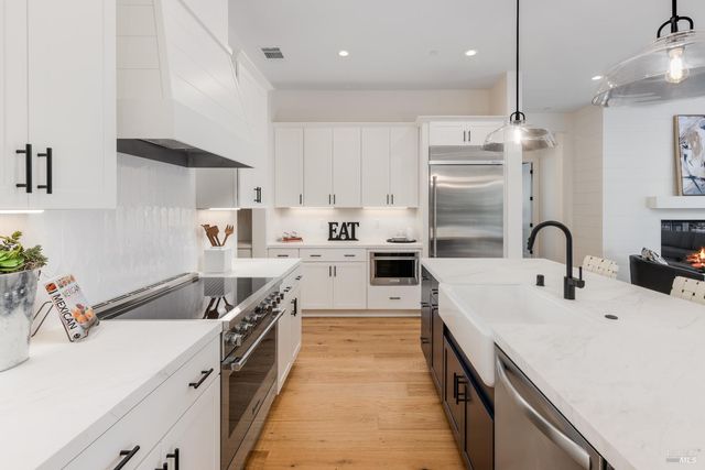 1902 Carlile Pl, Santa Rosa, CA 95403