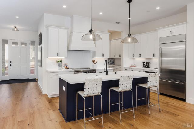 1902 Carlile Pl, Santa Rosa, CA 95403