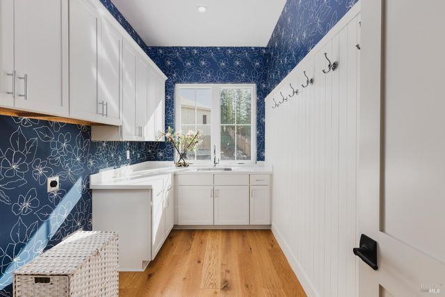 1902 Carlile Pl, Santa Rosa, CA 95403