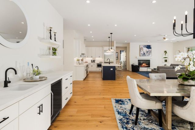 1902 Carlile Pl, Santa Rosa, CA 95403