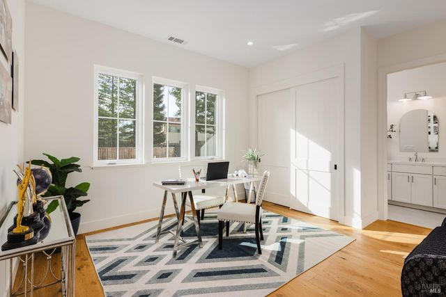 1902 Carlile Pl, Santa Rosa, CA 95403