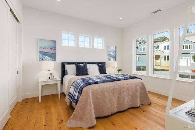 1902 Carlile Pl, Santa Rosa, CA 95403