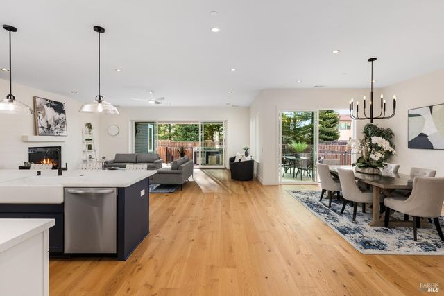 1902 Carlile Pl, Santa Rosa, CA 95403