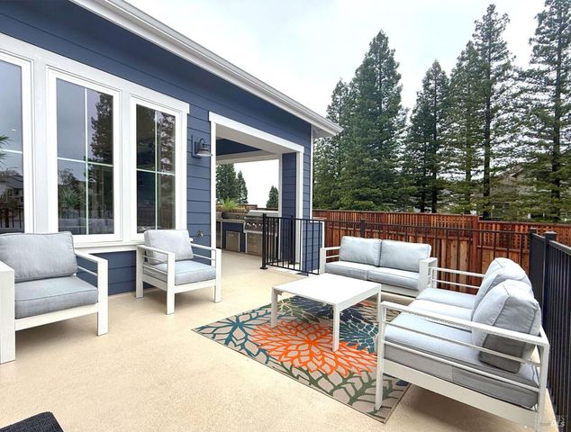 1902 Carlile Pl, Santa Rosa, CA 95403