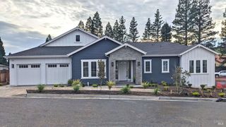 1902 Carlile Pl, Santa Rosa, CA 95403