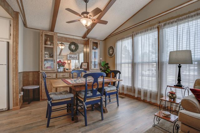 4555 Underwood Drive, Redding, CA 96003