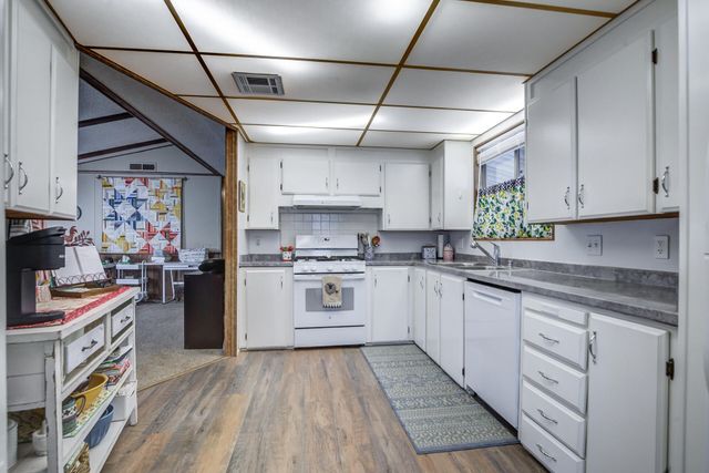 4555 Underwood Drive, Redding, CA 96003