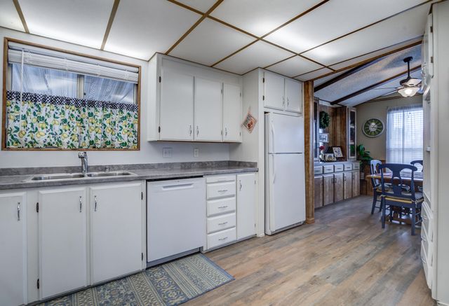 4555 Underwood Drive, Redding, CA 96003