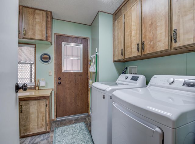 4555 Underwood Drive, Redding, CA 96003