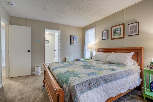 4555 Underwood Drive, Redding, CA 96003