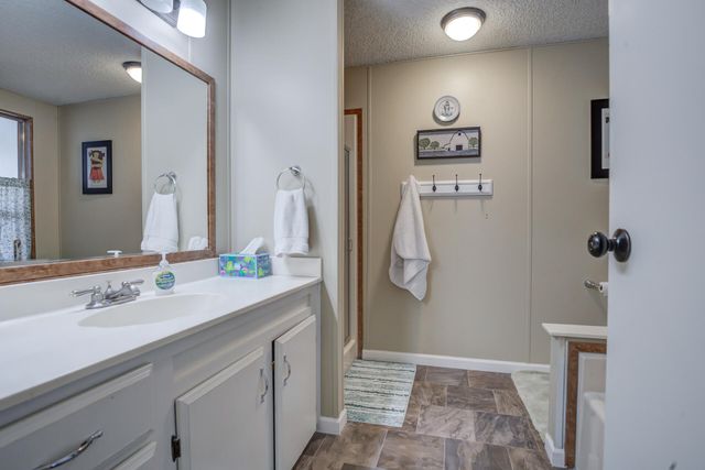 4555 Underwood Drive, Redding, CA 96003