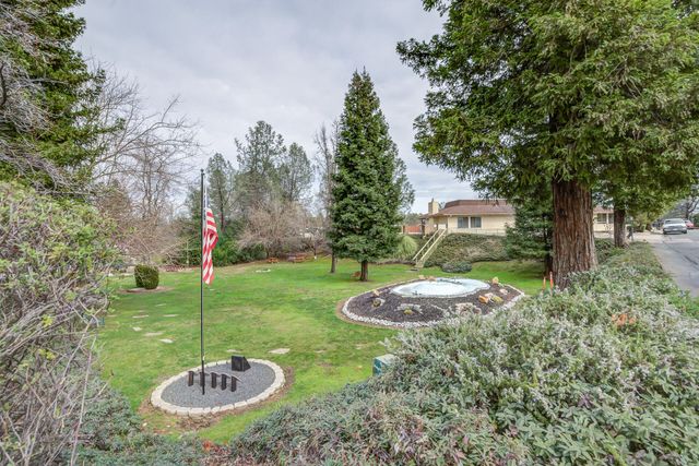 4555 Underwood Drive, Redding, CA 96003