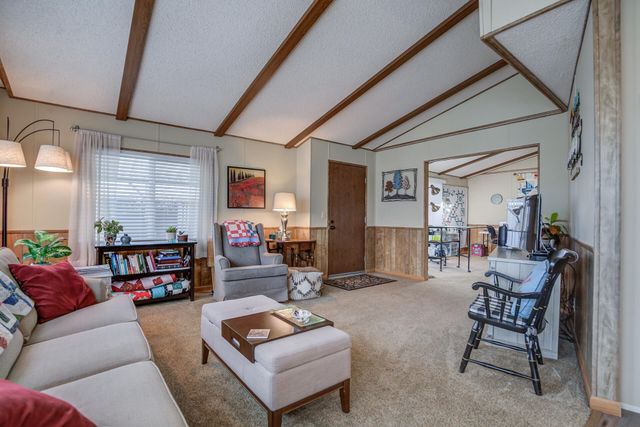 4555 Underwood Drive, Redding, CA 96003