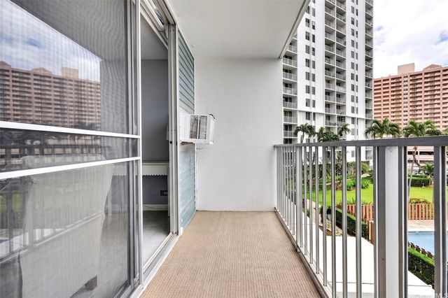 1128 Ala Napunani Street 309, Honolulu, HI 96818