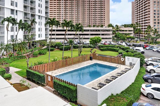 1128 Ala Napunani Street 309, Honolulu, HI 96818