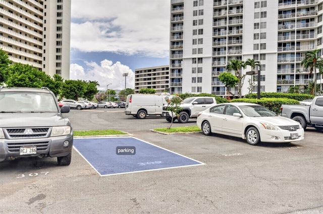 1128 Ala Napunani Street 309, Honolulu, HI 96818