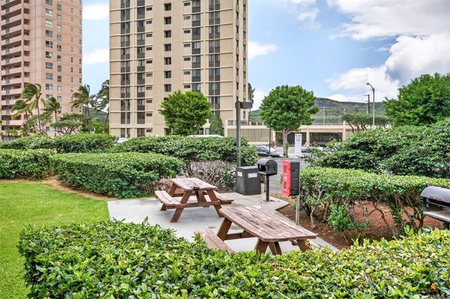 1128 Ala Napunani Street 309, Honolulu, HI 96818