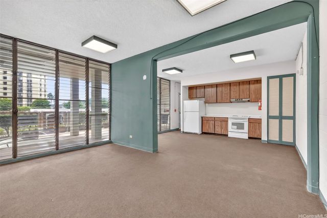 1128 Ala Napunani Street 309, Honolulu, HI 96818