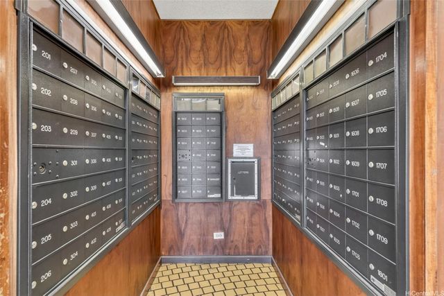 1128 Ala Napunani Street 309, Honolulu, HI 96818